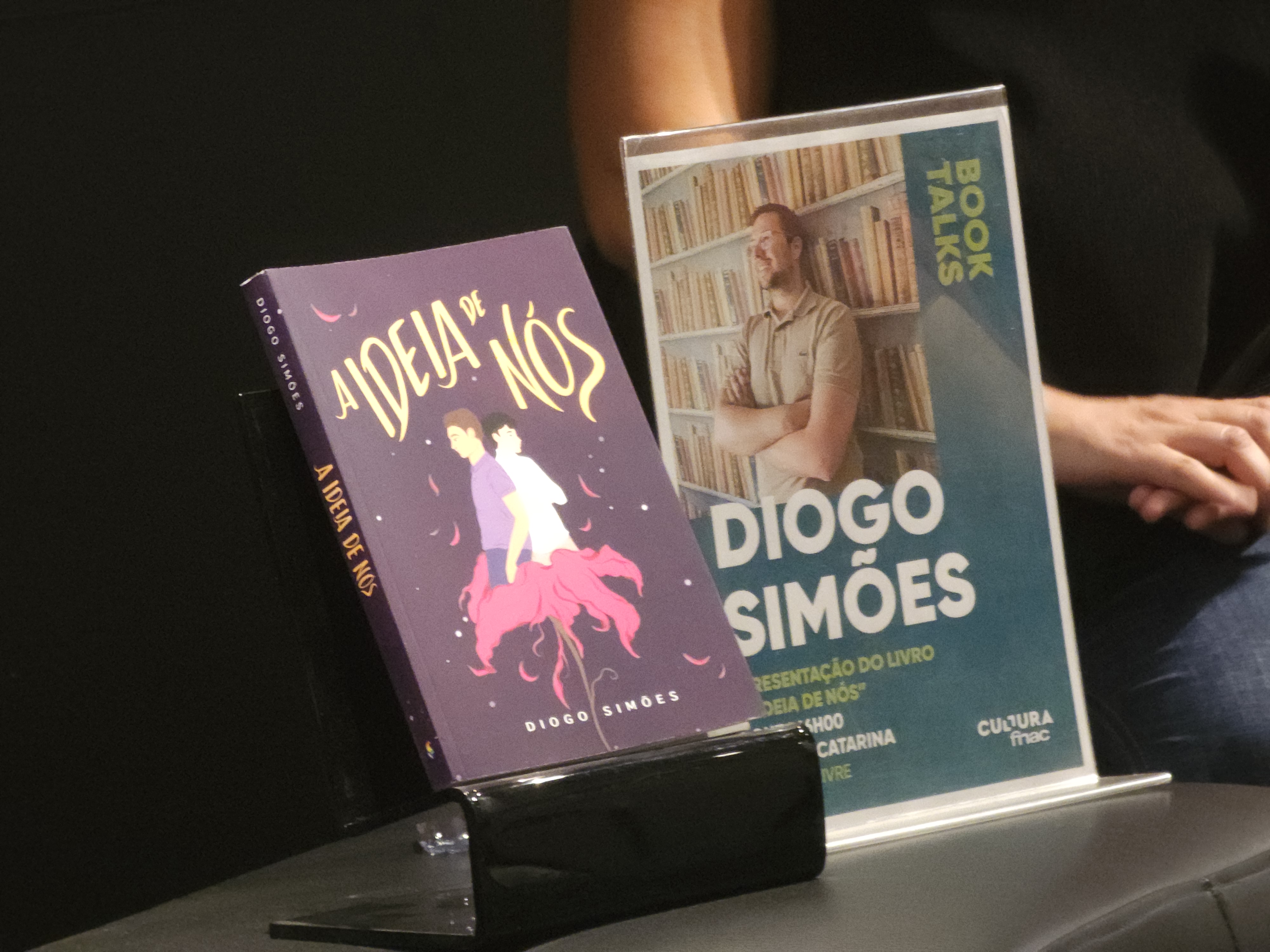 A Ideia de Nós, o meu último livro, vai sair de circulação